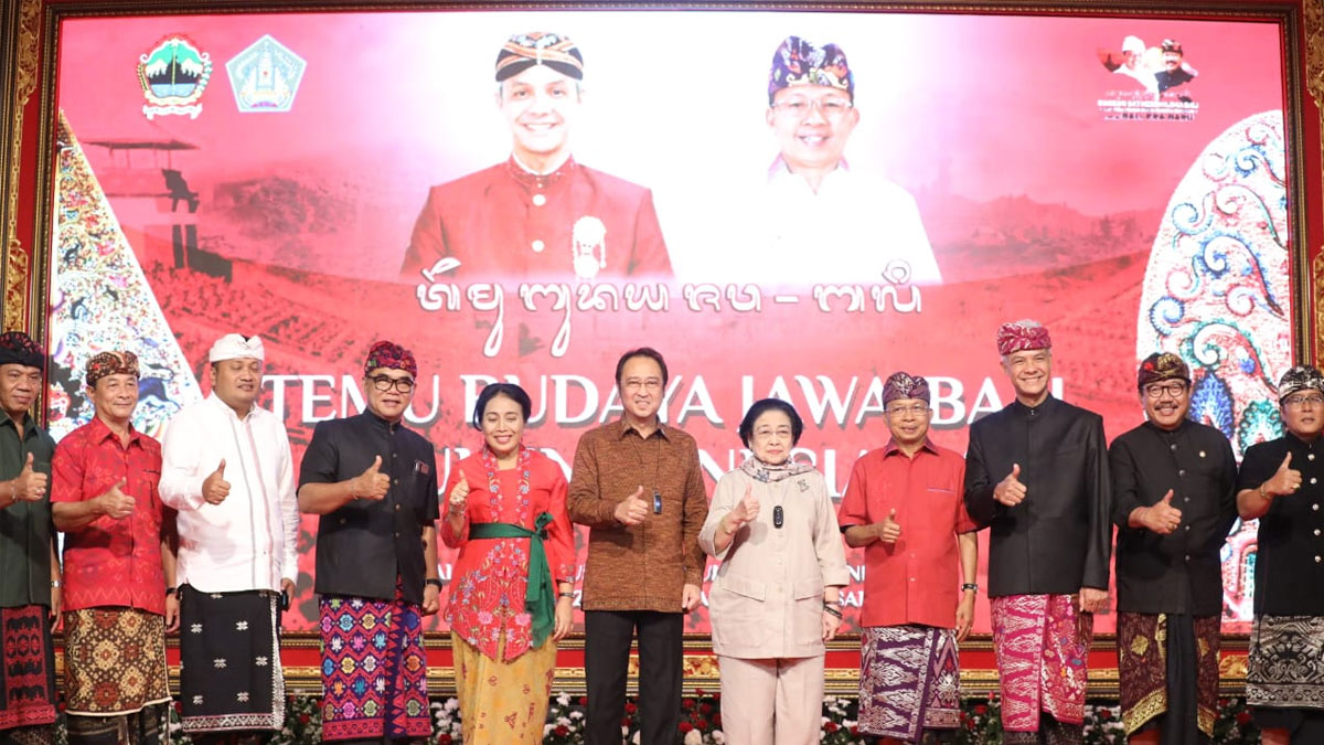 Penari Gambyong dan Taruna Jaya Memukau : Simbol Kerja Sama Budaya Jawa-Bali