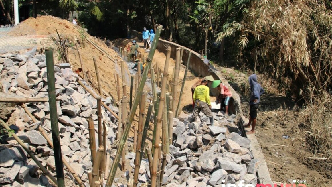 Penanganan Tanggap Darurat: Longsoran Sungai di Desa Ngampon Mulai Ditangani