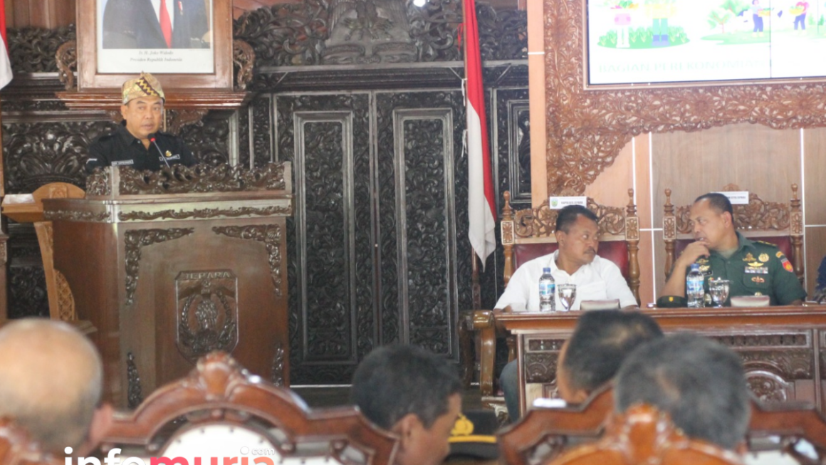 Pentingnya Peran Hutan, KLHK Gelar Sosialisasi KHDPK di Pendopo Kartini