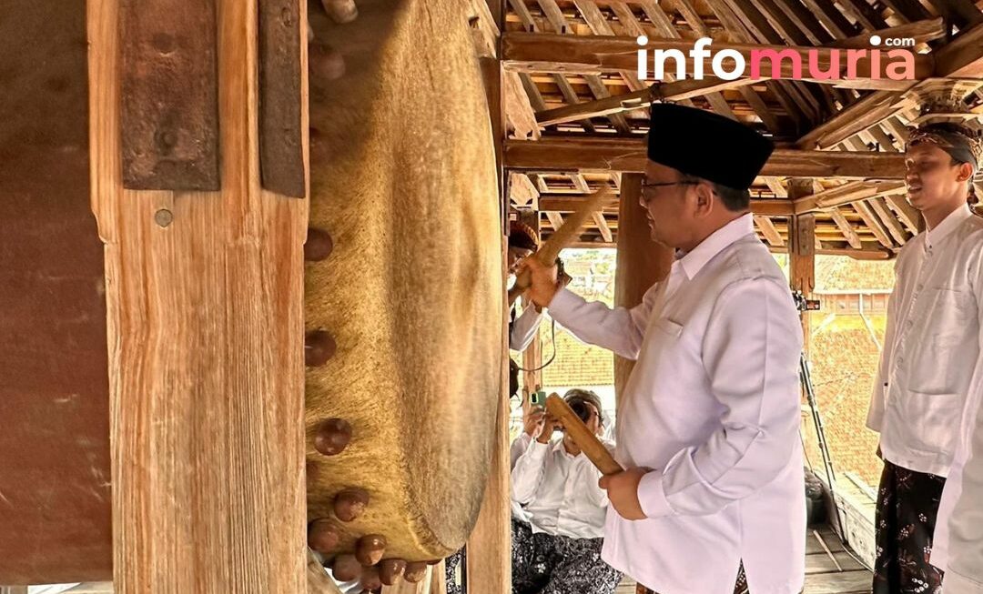 Pj Bupati Kudus Tabuh Beduk di Menara Kudus, Sambut Ramadan dengan Kearifan Lokal